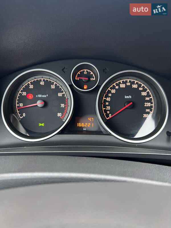 Минивэн Opel Zafira 2011 в Белогородке