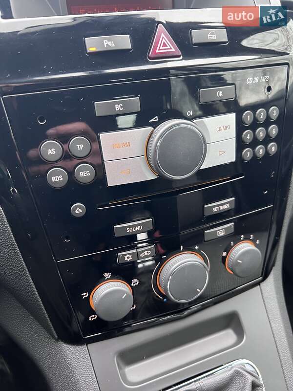 Минивэн Opel Zafira 2011 в Белогородке