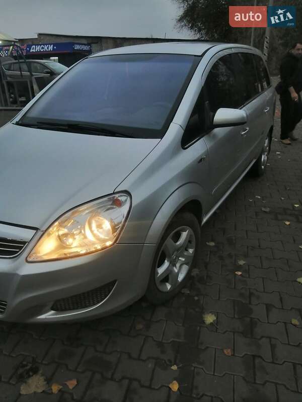 Минивэн Opel Zafira 2008 в Кривом Роге фото 2 Минивэн Opel Zafira 2008 в Кривом Роге