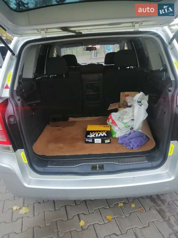 Минивэн Opel Zafira 2008 в Кривом Роге фото 5 Минивэн Opel Zafira 2008 в Кривом Роге