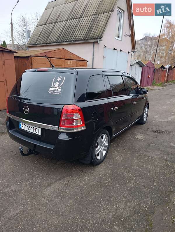 Минивэн Opel Zafira 2009 в Луцке