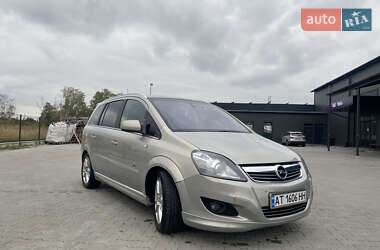 Минивэн Opel Zafira 2011 в Ивано-Франковске