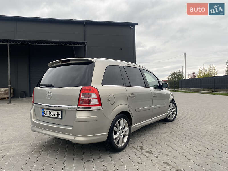 Минивэн Opel Zafira 2011 в Ивано-Франковске