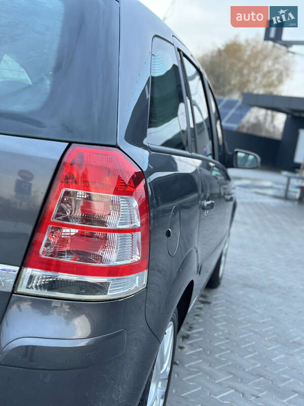Минивэн Opel Zafira 2009 в Владимире