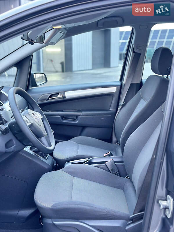 Минивэн Opel Zafira 2009 в Владимире