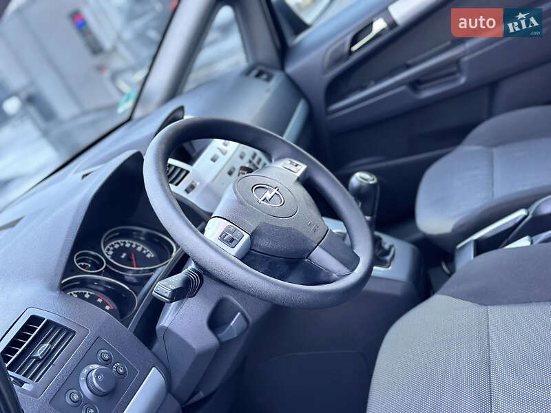 Минивэн Opel Zafira 2009 в Владимире