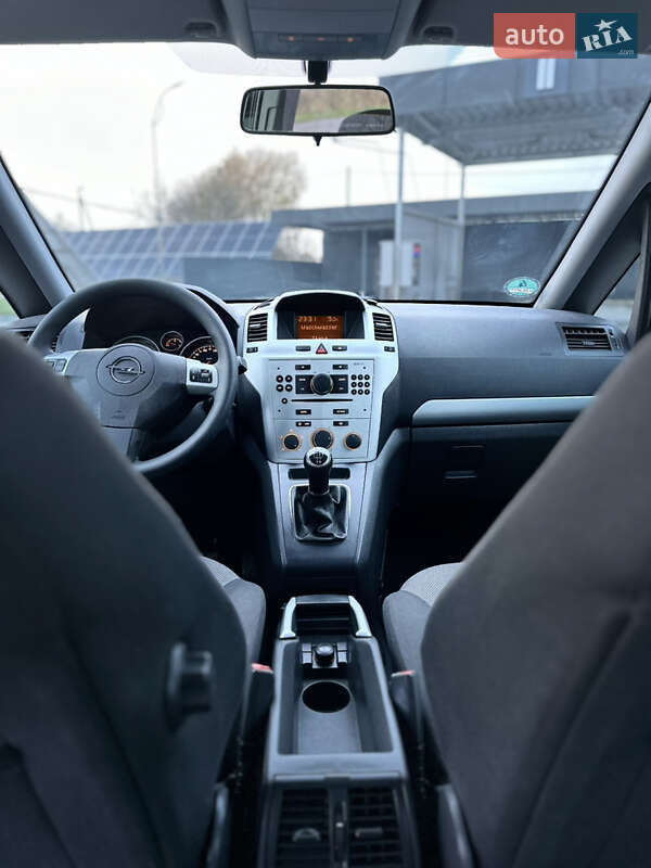 Минивэн Opel Zafira 2009 в Владимире