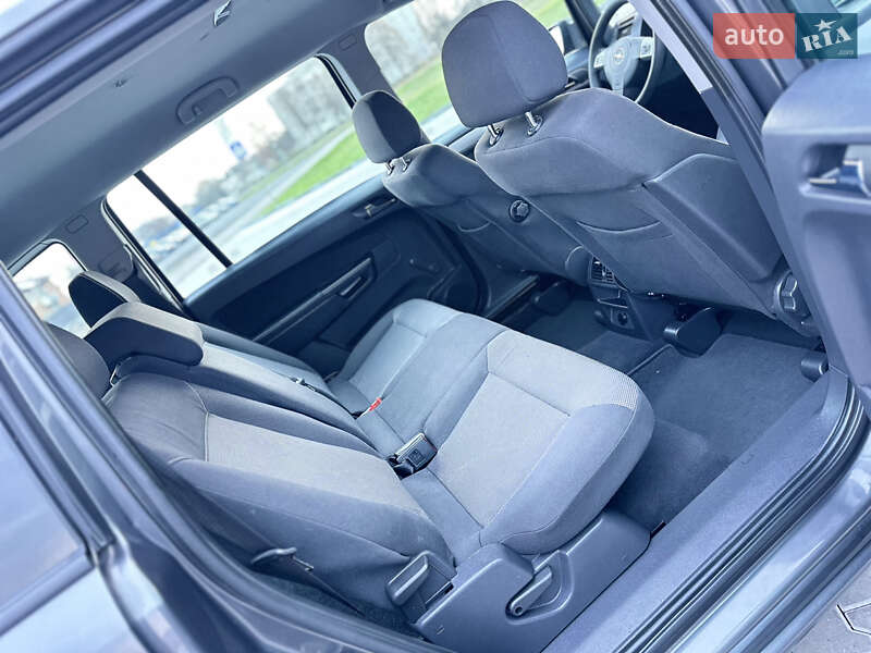 Минивэн Opel Zafira 2009 в Владимире