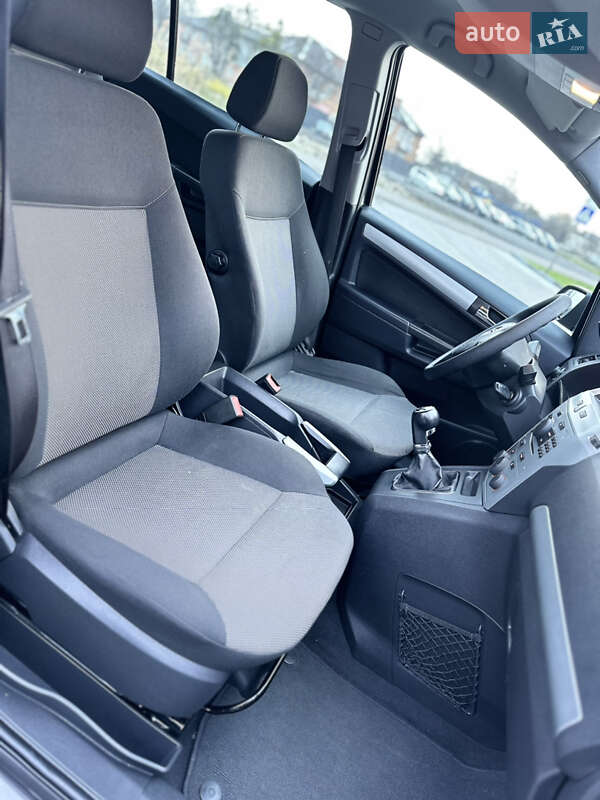 Минивэн Opel Zafira 2009 в Владимире