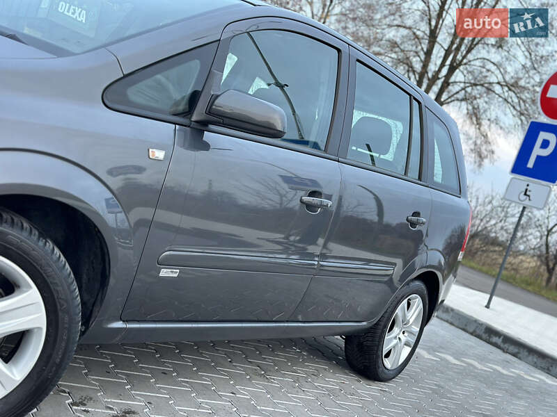 Минивэн Opel Zafira 2009 в Владимире