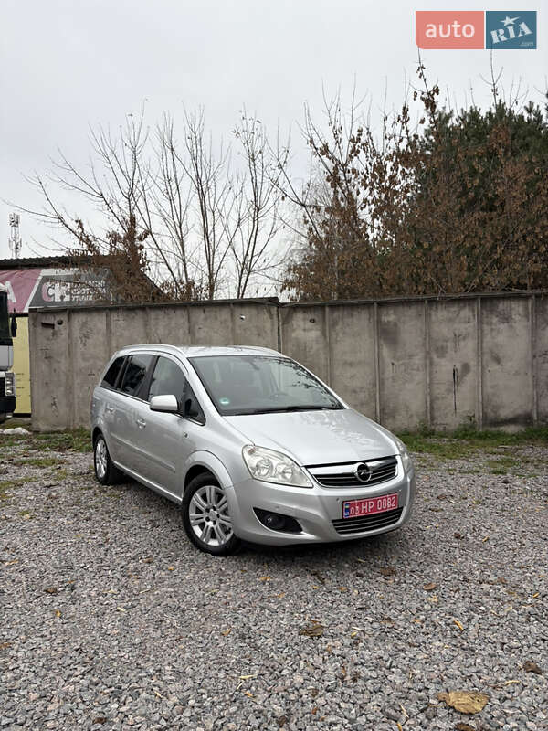 Мінівен Opel Zafira 2010 в Білій Церкві