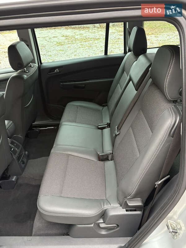 Мінівен Opel Zafira 2010 в Білій Церкві