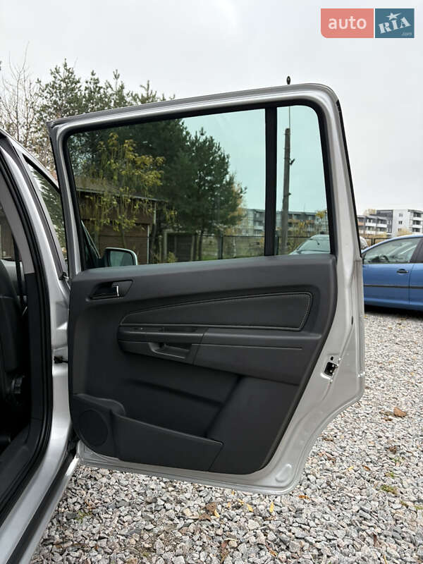 Мінівен Opel Zafira 2010 в Білій Церкві