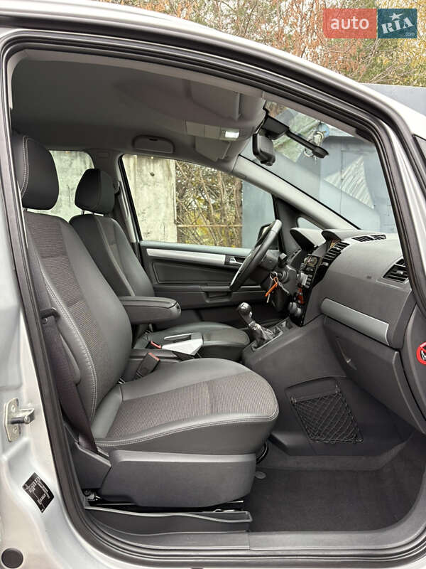 Мінівен Opel Zafira 2010 в Білій Церкві