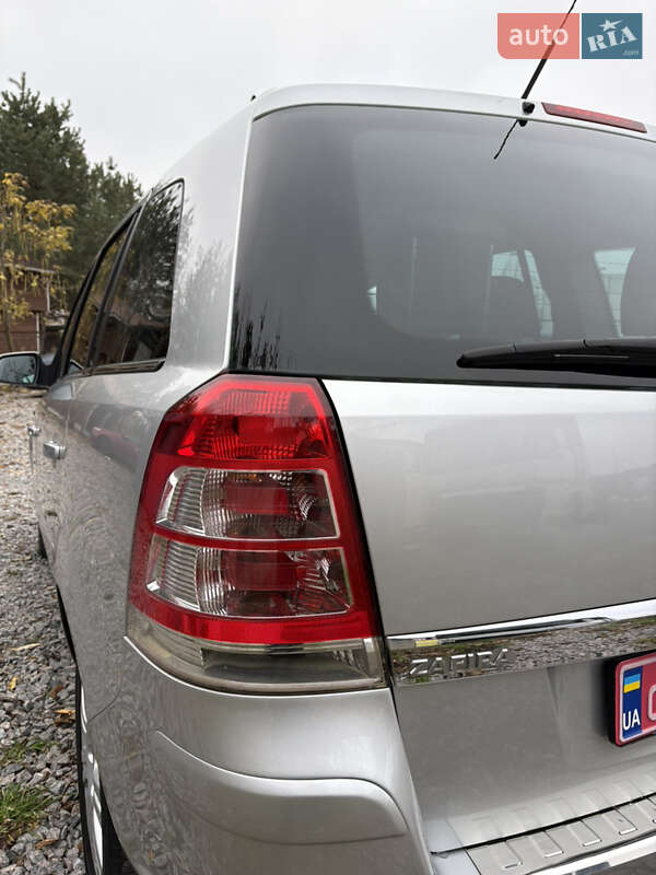 Мінівен Opel Zafira 2010 в Білій Церкві