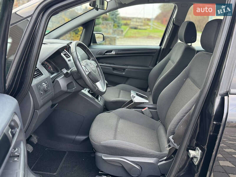 Мінівен Opel Zafira 2009 в Стрию