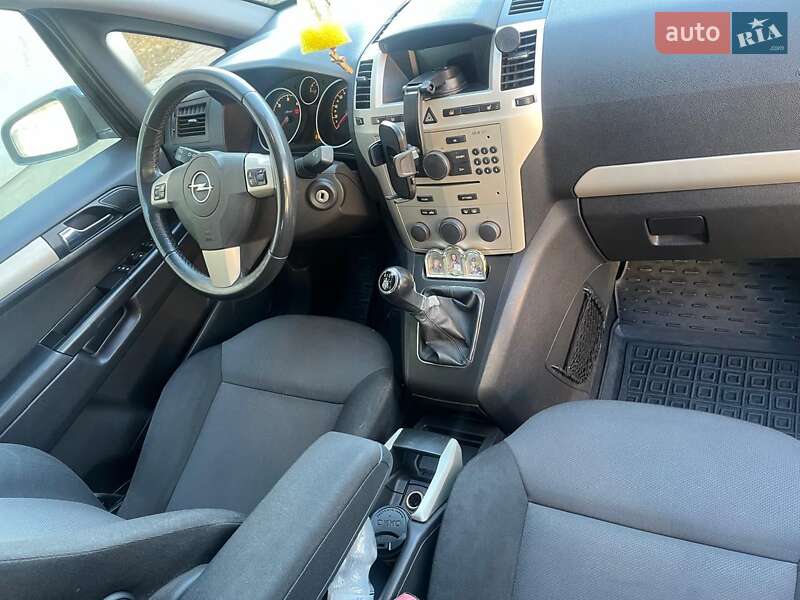 Минивэн Opel Zafira 2008 в Ивано-Франковске фото 10 Минивэн Opel Zafira 2008 в Ивано-Франковске