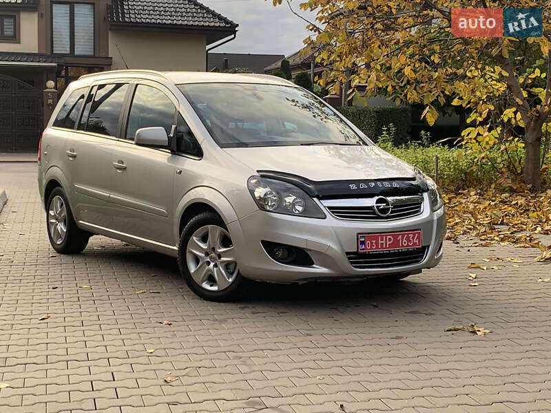 Opel Zafira 2011