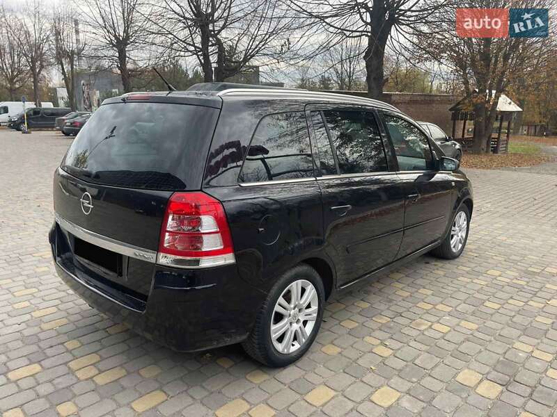 Минивэн Opel Zafira 2009 в Луцке