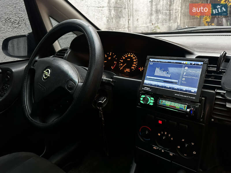 Минивэн Opel Zafira 1999 в Харькове