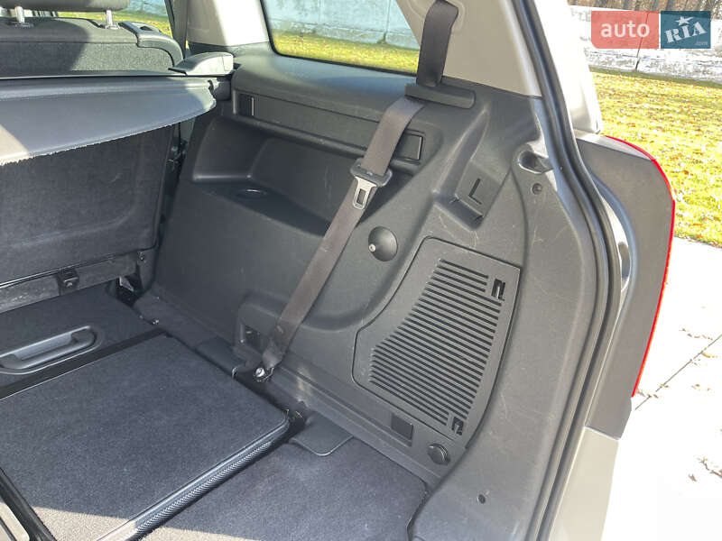 Минивэн Opel Zafira 2010 в Луцке