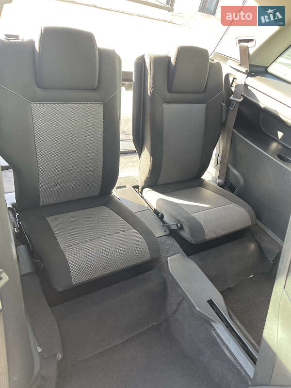 Минивэн Opel Zafira 2010 в Луцке