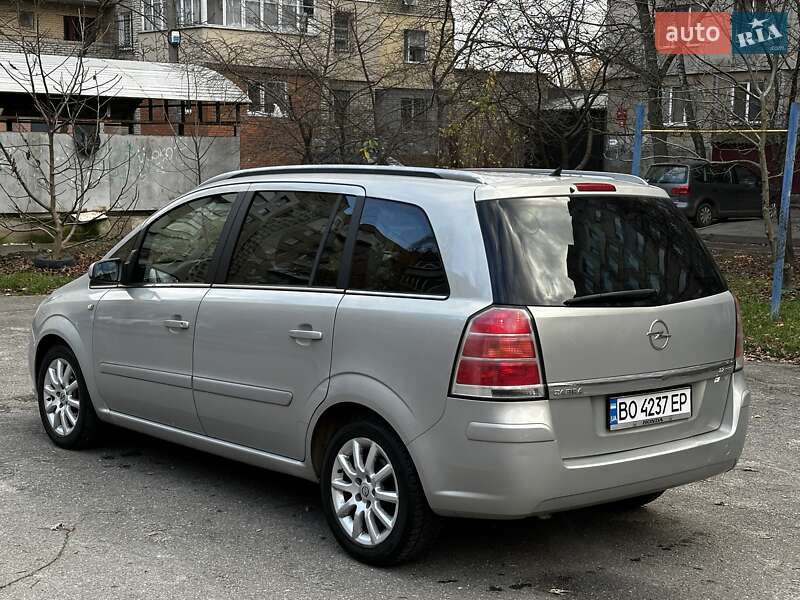Минивэн Opel Zafira 2005 в Виннице