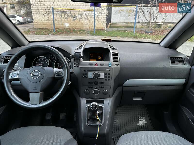 Минивэн Opel Zafira 2005 в Виннице