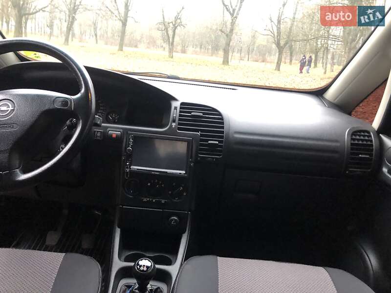 Минивэн Opel Zafira 2001 в Виннице
