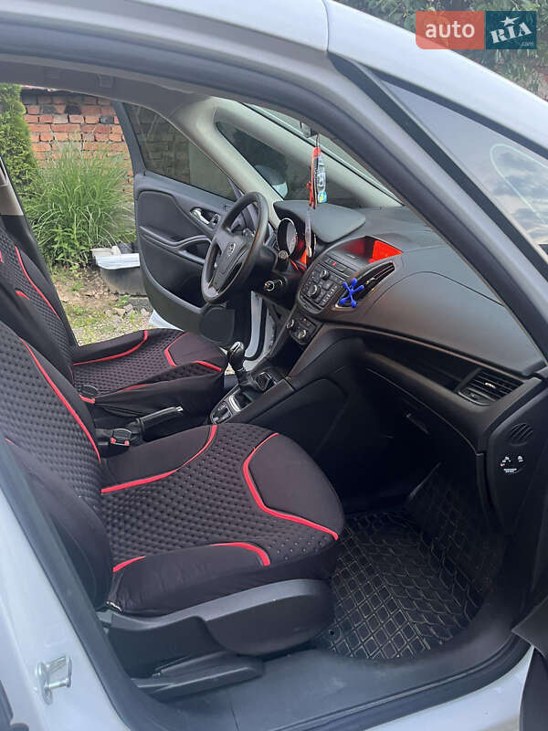 Минивэн Opel Zafira 2011 в Виноградове фото 6 Минивэн Opel Zafira 2011 в Виноградове