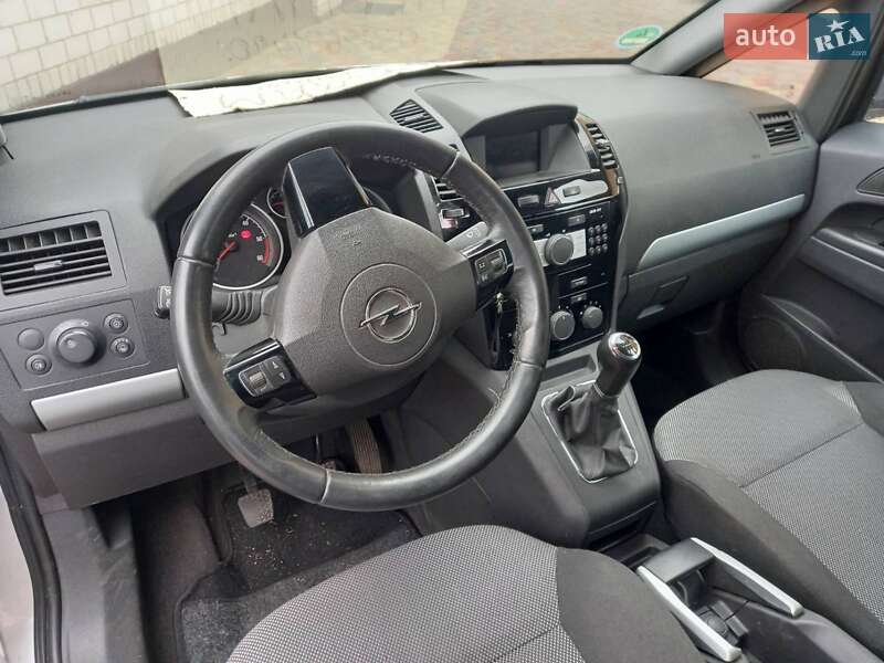 Минивэн Opel Zafira 2010 в Сарнах фото 10 Минивэн Opel Zafira 2010 в Сарнах