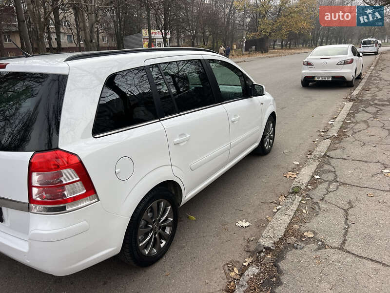 Минивэн Opel Zafira 2012 в Запорожье