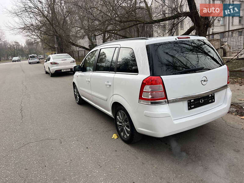 Минивэн Opel Zafira 2012 в Запорожье