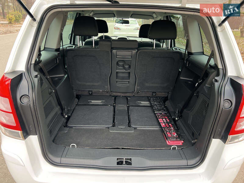 Минивэн Opel Zafira 2012 в Запорожье
