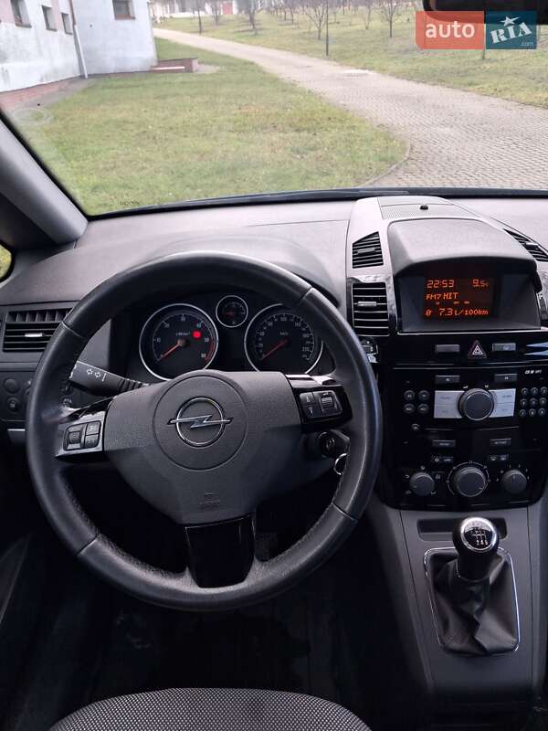 Минивэн Opel Zafira 2010 в Львове