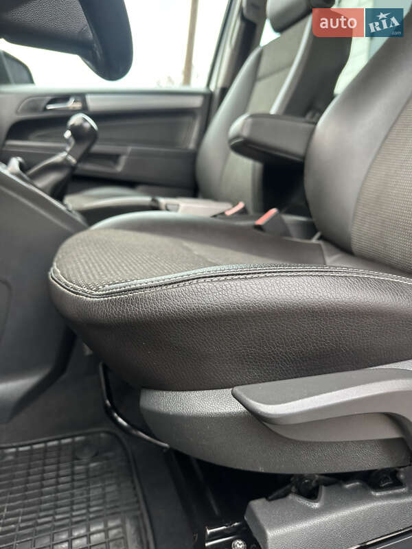 Минивэн Opel Zafira 2007 в Хороле