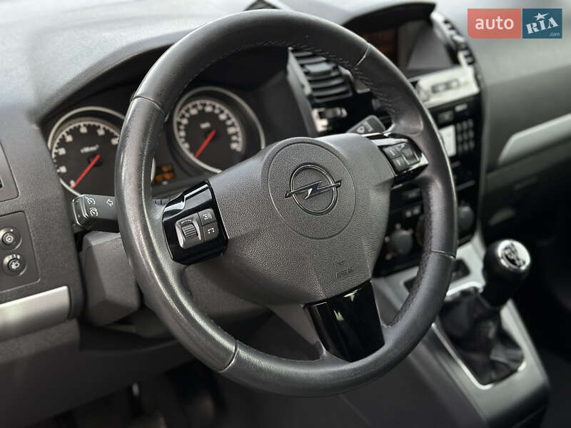 Минивэн Opel Zafira 2011 в Каменском фото 47 Минивэн Opel Zafira 2011 в Каменском