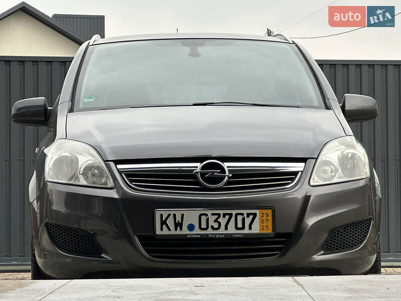 Минивэн Opel Zafira 2010 в Тернополе