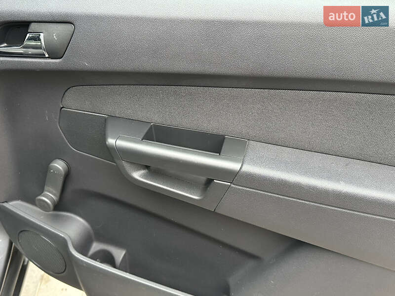 Минивэн Opel Zafira 2010 в Тернополе