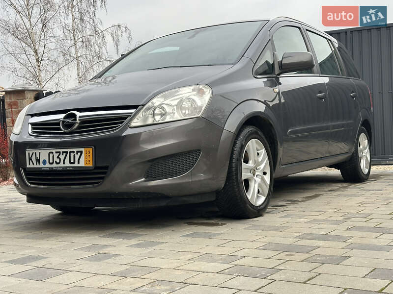 Минивэн Opel Zafira 2010 в Тернополе