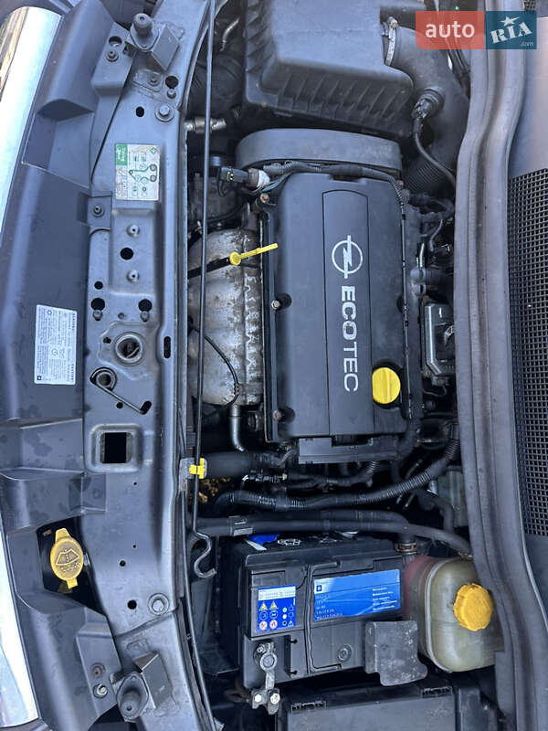 Минивэн Opel Zafira 2010 в Тернополе