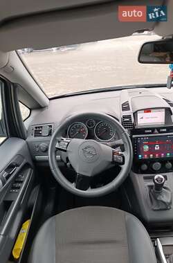 Минивэн Opel Zafira 2010 в Львове