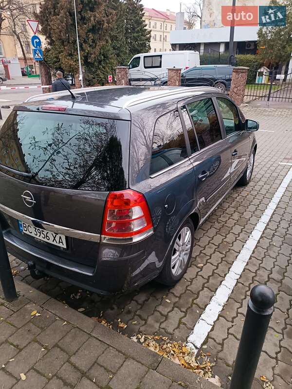 Минивэн Opel Zafira 2010 в Львове