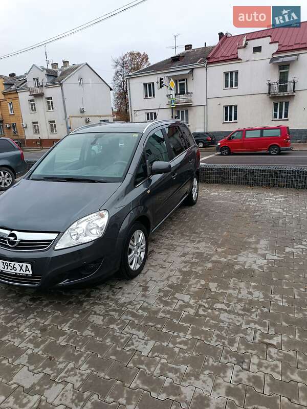 Минивэн Opel Zafira 2010 в Львове