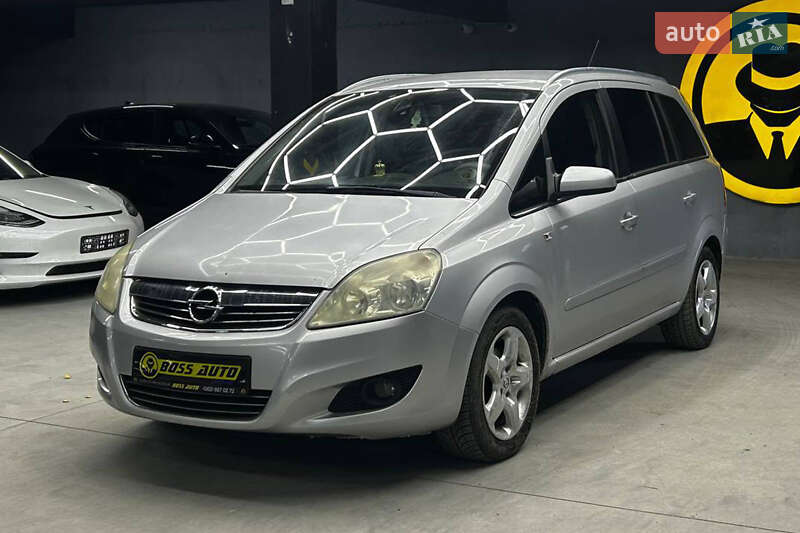Минивэн Opel Zafira 2008 в Черновцах
