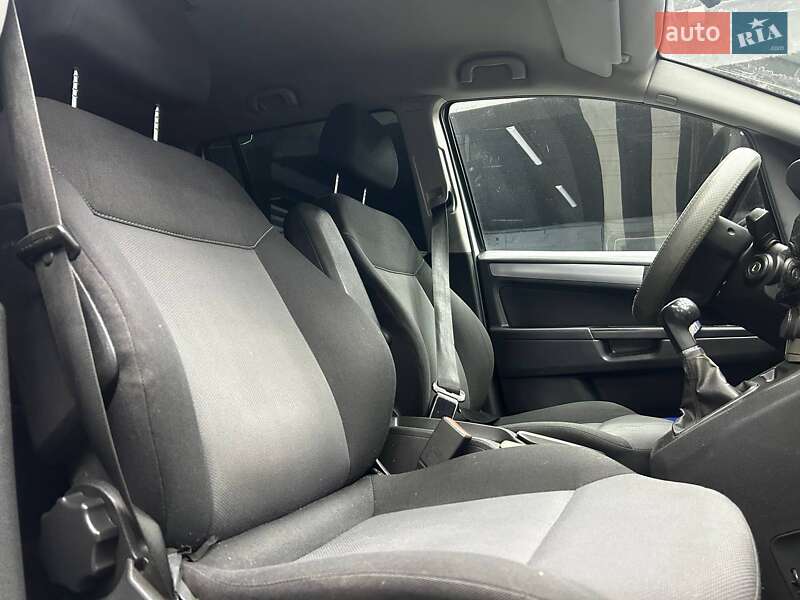 Минивэн Opel Zafira 2008 в Черновцах