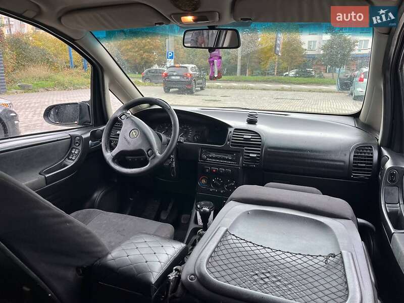 Минивэн Opel Zafira 2000 в Ивано-Франковске