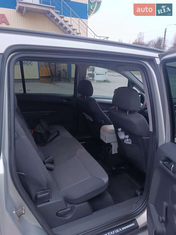 Минивэн Opel Zafira 2009 в Запорожье