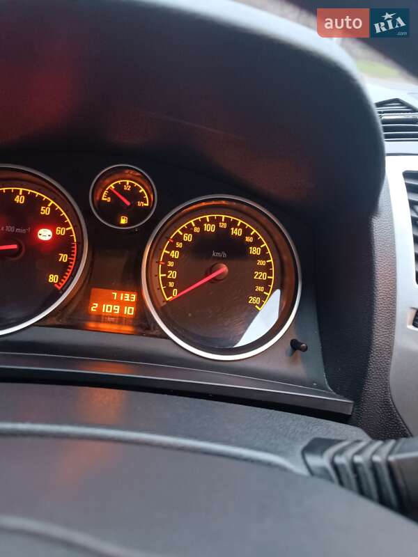 Минивэн Opel Zafira 2009 в Запорожье