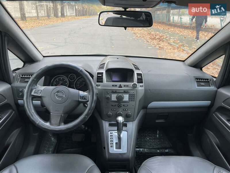 Минивэн Opel Zafira 2007 в Николаеве